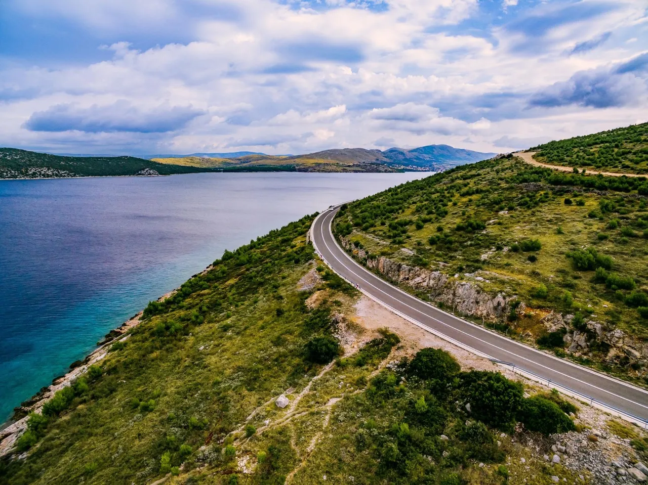 Combien coûte une location de voiture en corse ?