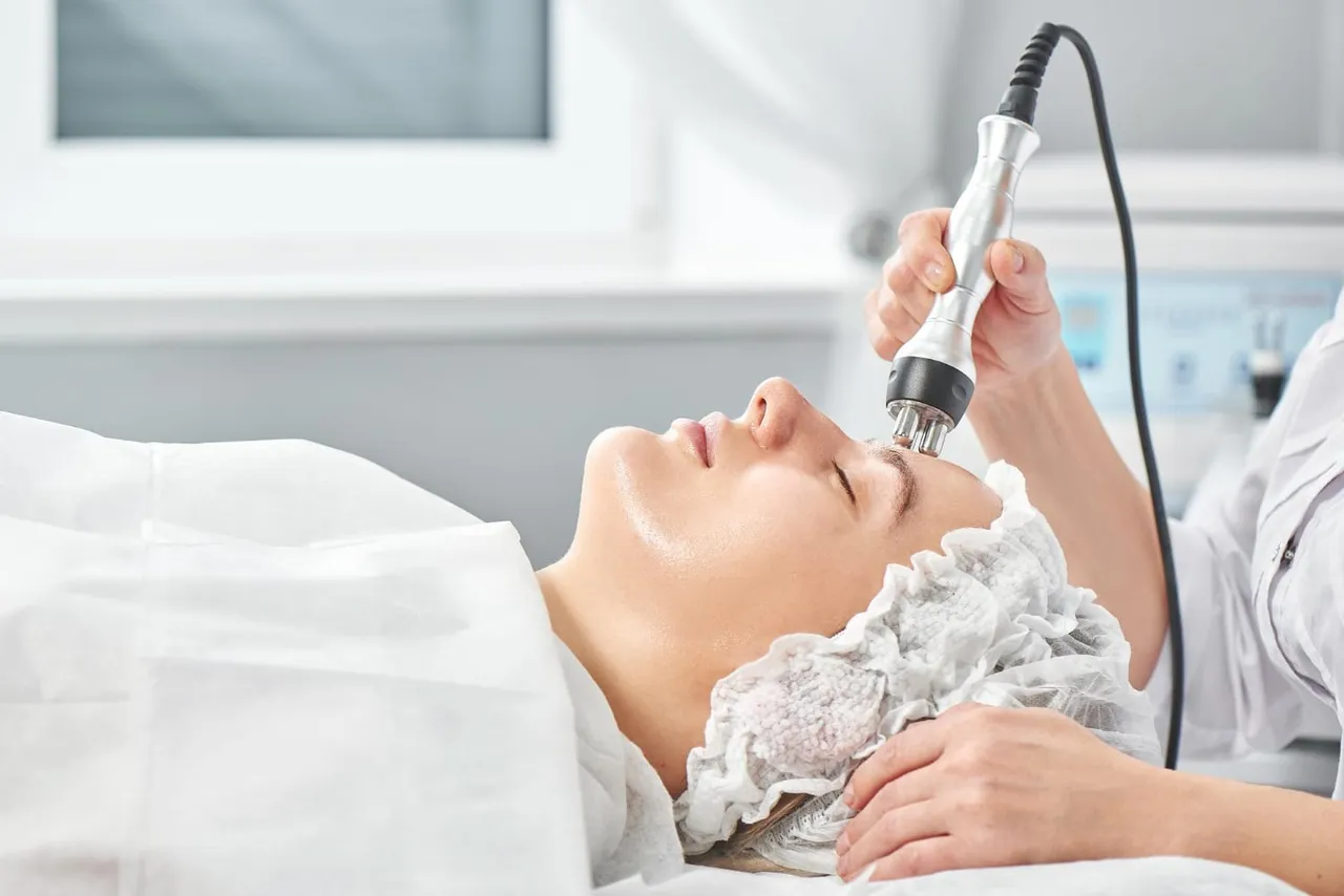 Pourquoi la rhinoplastie ultrasonique est la meilleure option pour remodeler votre nez ?